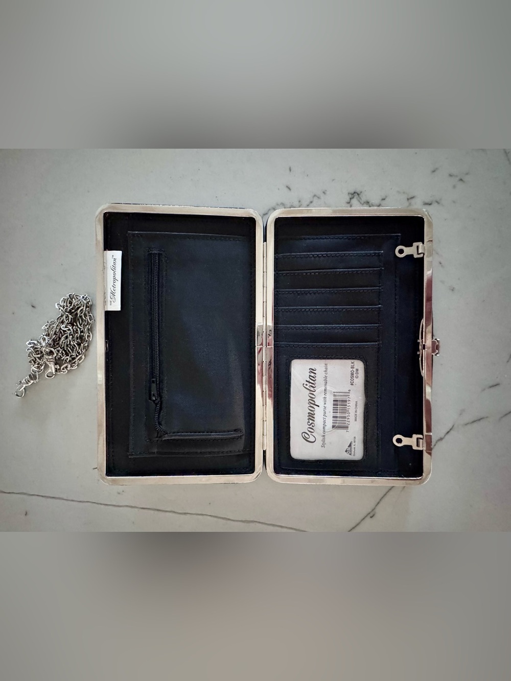 Compact Wallet on a Removable Chain - Picture 3 of 10